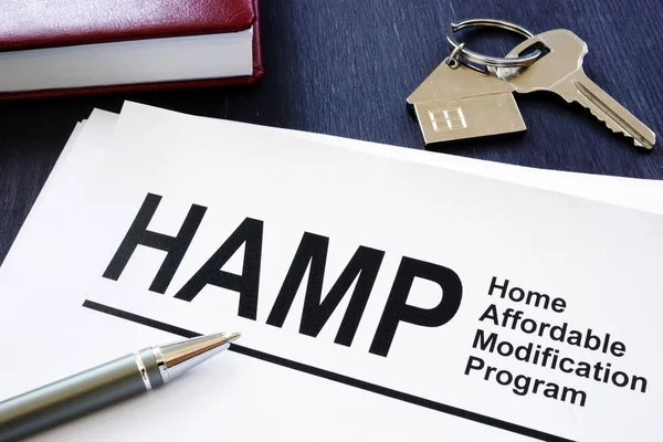 Stack of Home Programa de Modificação Acessível Documentos HAMP . — Fotografia de Stock