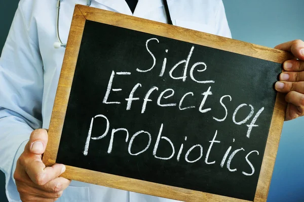Skutki uboczne probiotyków napisane na tablicy. — Zdjęcie stockowe