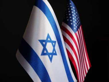 İsrail ve Amerika Birleşik Devletleri bayrakları.