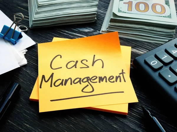 Zarządzanie gotówką ręcznie napisany napis i pieniądze. — Zdjęcie stockowe