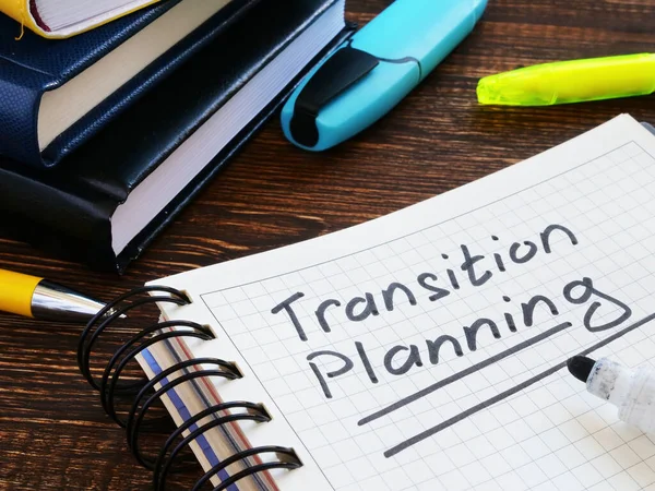 Planificación de transición. Nota manuscrita en un cuaderno. — Foto de Stock