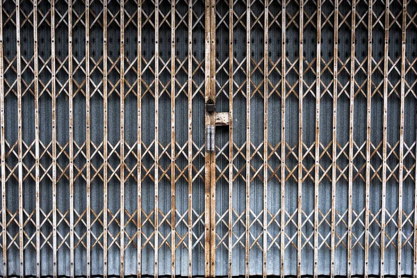 Stary Przesuwne Drzwi Stalowe Rdzy Ponad Lat — Zdjęcie stockowe