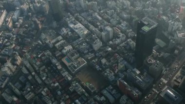 Japonya Tokyo kent üzerinde uçan hava