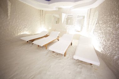 Tuz odası. Halotherapy solunum yolu hastalıklarının tedavisi için.