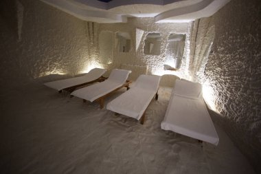 Tuz odası. Halotherapy solunum yolu hastalıklarının tedavisi için.