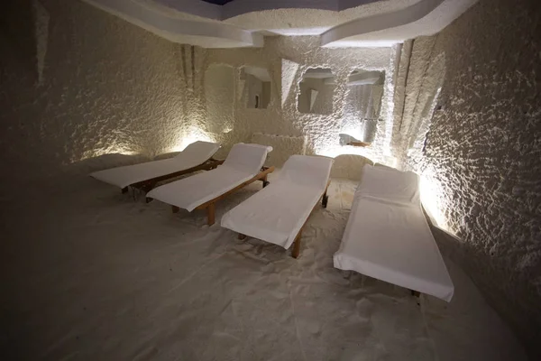 Tuz odası. Halotherapy solunum yolu hastalıklarının tedavisi için.