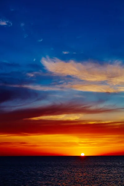 Zonsondergang boven de oceaan — Stockfoto