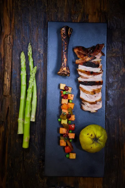 Dilimlenmiş Barbekü Domuz kaburga, dilimlenmiş et odaklanmak kavrulmuş