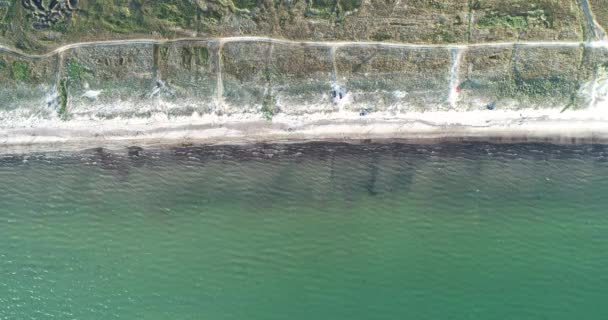 Wilde Küste des Azov-Meeres, Steilufer, Ukraine, Luftaufnahme Videoclip ultra hd 4k — Stockvideo