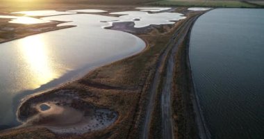 Su üzerinde güneşte parlama. Azak Denizi Liman, Ukrayna