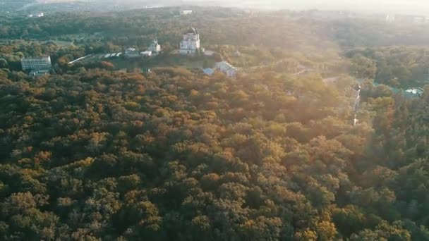 De kathedraal Saint Pantaleon orthodoxe klooster in Kiev, Oekraïne — Stockvideo