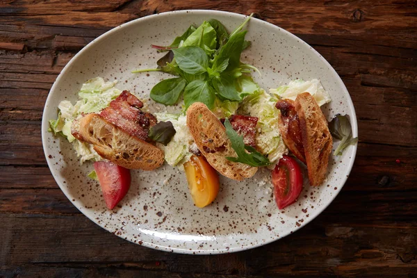 Fresh healthy Classic Caesar salad on plate — Stock Photo, Image
