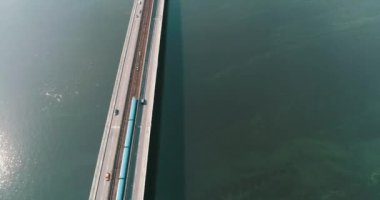 Köprü metro Kiev'de Dinyeper Nehri. Metro tren Köprüsü rides