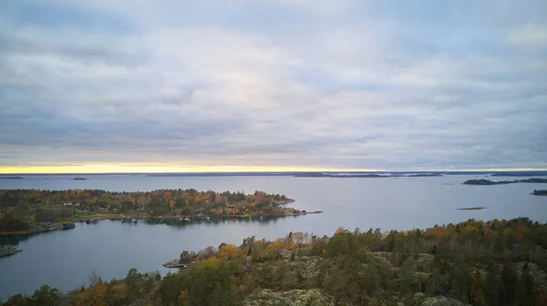 Bella vista del classico paesaggio svedese dall'alto . — Foto Stock