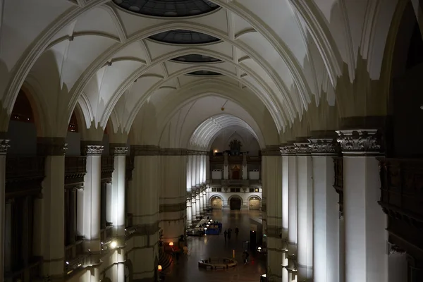 Estocolmo, Suécia - 6 de novembro de 2018: Interior do Museu Nórdico. É dedicado à história cultural e etnografia da Suécia . — Fotografia de Stock