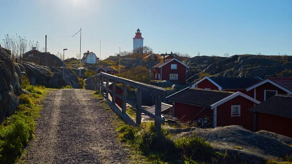 Faro en la aldea sueca Landsort en la isla de Oja — Foto de Stock