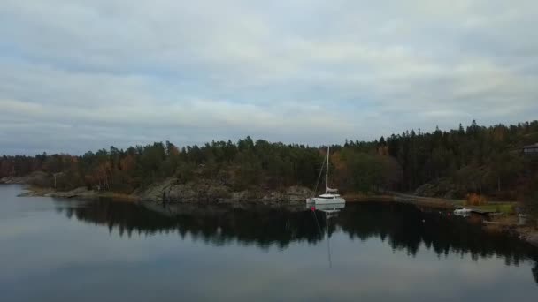 Bela vista da paisagem clássica sueca de cima . — Vídeo de Stock
