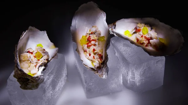 Fresh Oyster salad on the half shells. — Stock Photo, Image