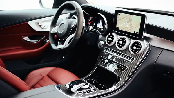 De luxe moderne auto interieur. Ondiepe dof. — Stockfoto