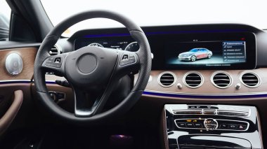 Lüks modern otomobil iç. Sığ dof.