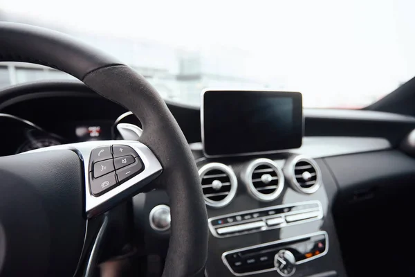 Botones de control en el volante. Interior del coche . —  Fotos de Stock