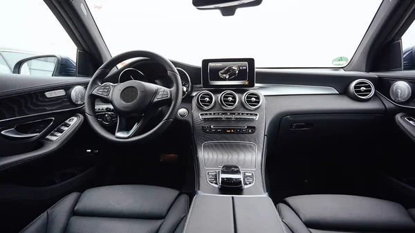 The luxury modern car Interior. Shallow dof. — Stock Photo, Image