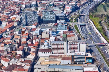 Istanbul, Türkiye - 3 Nisan 2017: Arial görünümü Levent iş bölgesi.