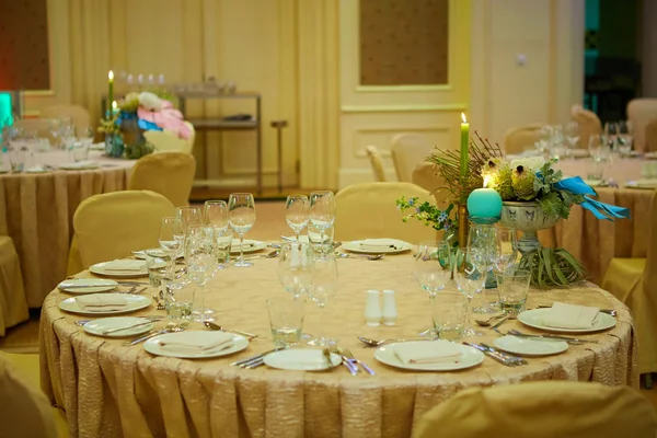 The luxury wedding reception dinner table setup — Stock Photo, Image