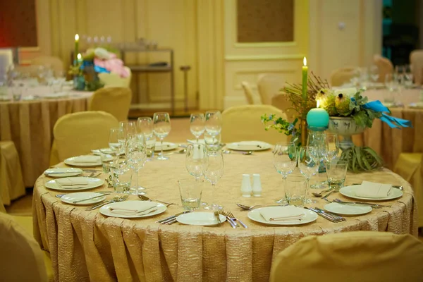 高級結婚式レセプション ディナー テーブルのセットアップ — ストック写真