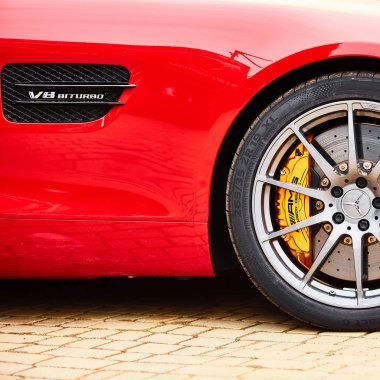 Kiev, Ukrayna - 4 Ekim 2016: Mercedes Benz yıldız deneyim. Test sürüşleri ilginç serisi