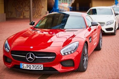 Kiev, Ukrayna - 4 Ekim 2016: Mercedes Benz yıldız deneyim. Test sürüşleri ilginç serisi