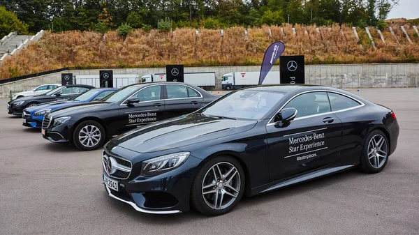 Kiev, Ukraine - OCTOBER 4, 2016: Mercedes Benz star experience. The interesting series of test drives — Stock Photo, Image