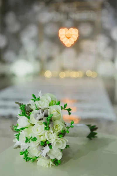 O buquê de casamento. Fecha. Fundo do casamento . — Fotografia de Stock