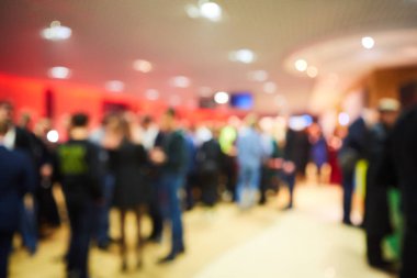 Basın toplantısında olay, iş kavramı soyut bulanık insanlar