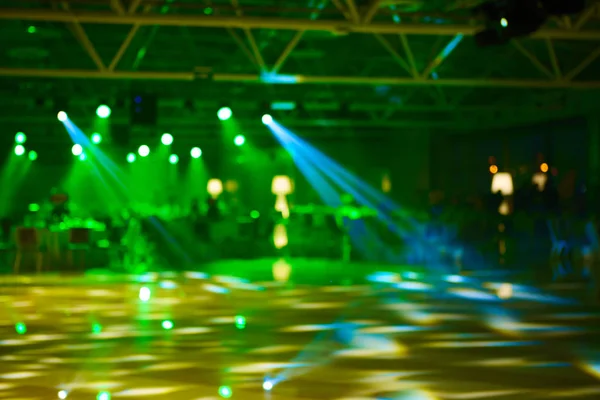 Lumières floues sur scène, image abstraite de l "éclairage de concert — Photo