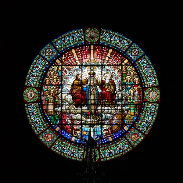 Stained-glass window in Benedictine Abbey of Santa Maria de Montserrat founded in 1025. — Stock Photo, Image