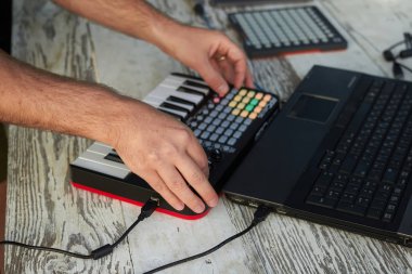 Mikser closeup müzik çalan Dj