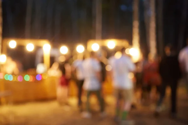 Festa di evento del festival con la gente sfondo sfocato — Foto Stock