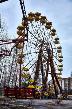 Pripyat 'ın hayalet kasabasında eski dönme dolap. Çernobil Nükleer Santrali 'ndeki kazanın sonuçları