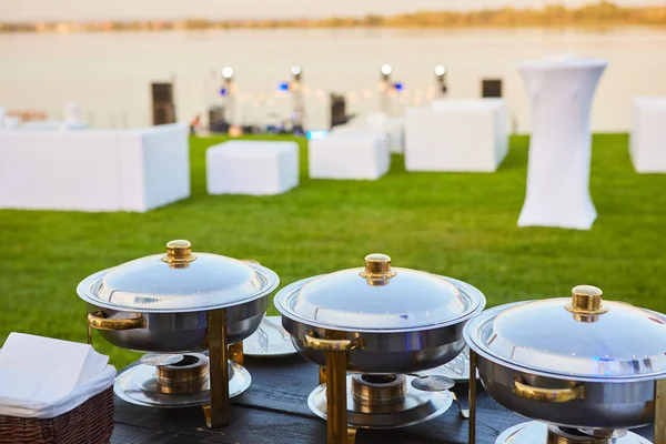 O buffet de casamento de catering pronto para eventos — Fotografia de Stock