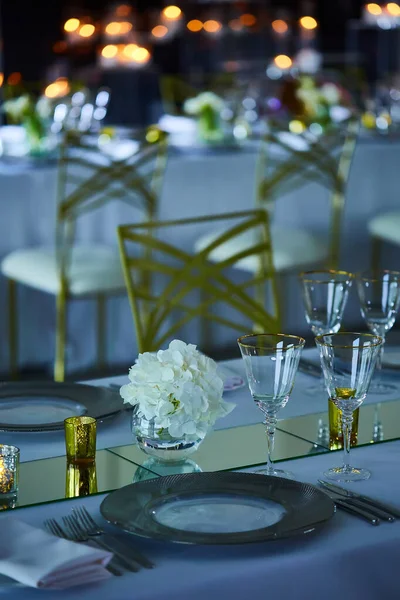 Zona de recepción de boda de lujo listo para los huéspedes y la fiesta — Foto de Stock