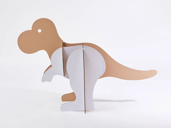 Dinosaure Trex en carton. Idée pour la fête d'anniversaire, la fête dino ou la séance photo — Photo