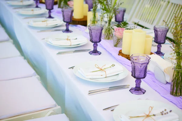 Table set for wedding or another catered event dinner. — Stock Photo, Image