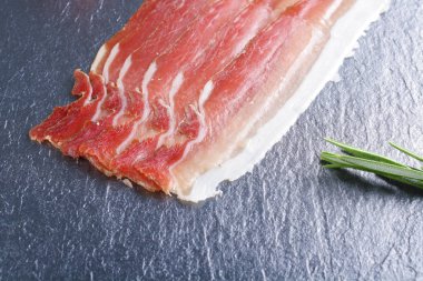 Prosciutto, jamon taş zemin üzerine