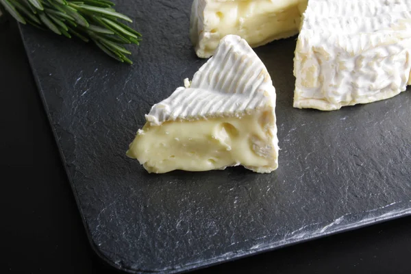 Queso Brie Camembert Sobre Fondo Piedra — Foto de Stock