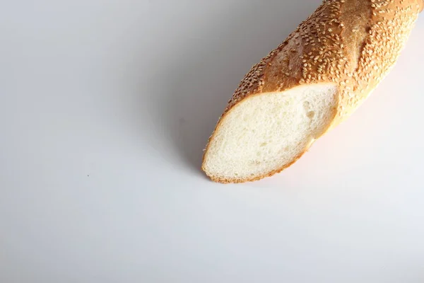 Baguette Skär Vit Bakgrund — Stockfoto