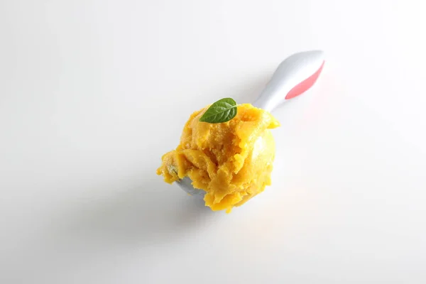 Sorbet Mango Gelb Eislöffel — Stockfoto