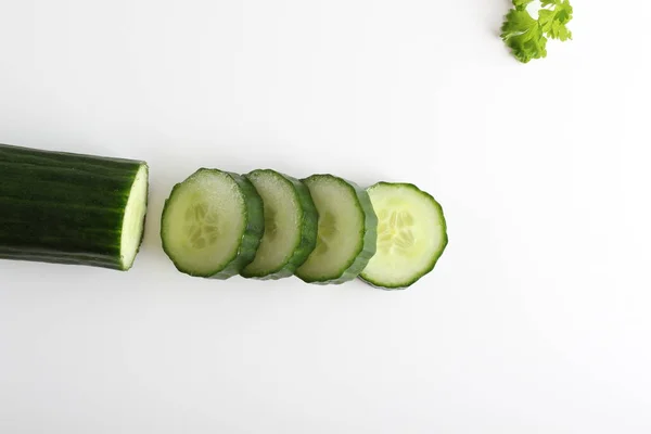 Cortar Pepino Sobre Fondo Blanco —  Fotos de Stock