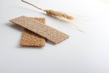 çavdar cpispbread beyaz bir arka plan üzerinde