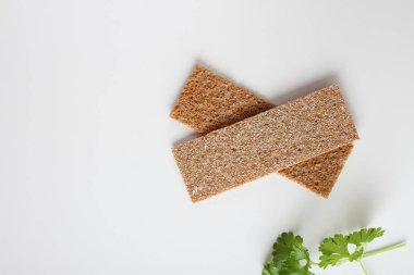 çavdar cpispbread beyaz bir arka plan üzerinde